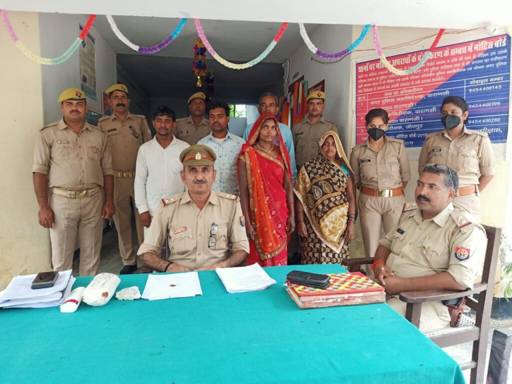 जौनपुर।बरसठी जरौटा ओझापुर गांव में विवाहिता की गला कसकर हत्या करने के मामले में पुलिस ने सभी पांचों आरोपियों को गिरफ्तार कर भेजा  जेल