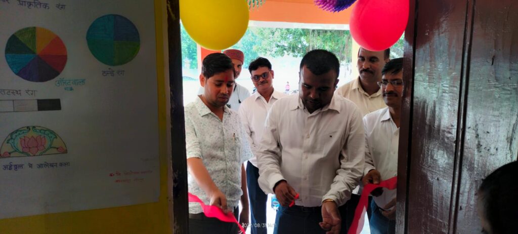 जौनपुर।बीएसए ने त्रिलोचन में किया स्मार्ट क्लास का लोकार्पण