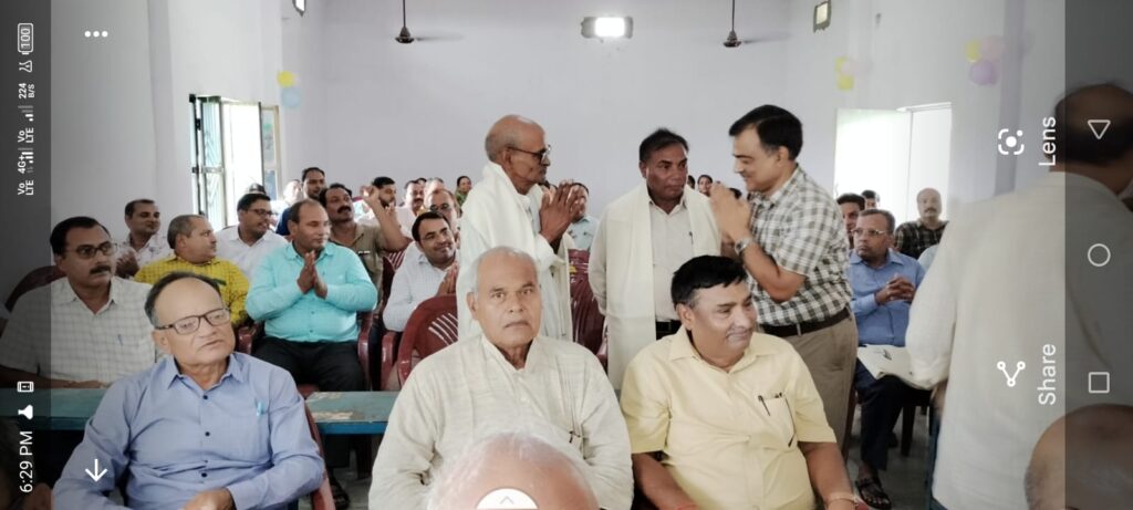 जौनपुर।जलालपुर शिक्षक कभी रिटायर नहीं होता, बढ़ती है जिम्मेदारियां -डा शैलेन्द्र सिंह