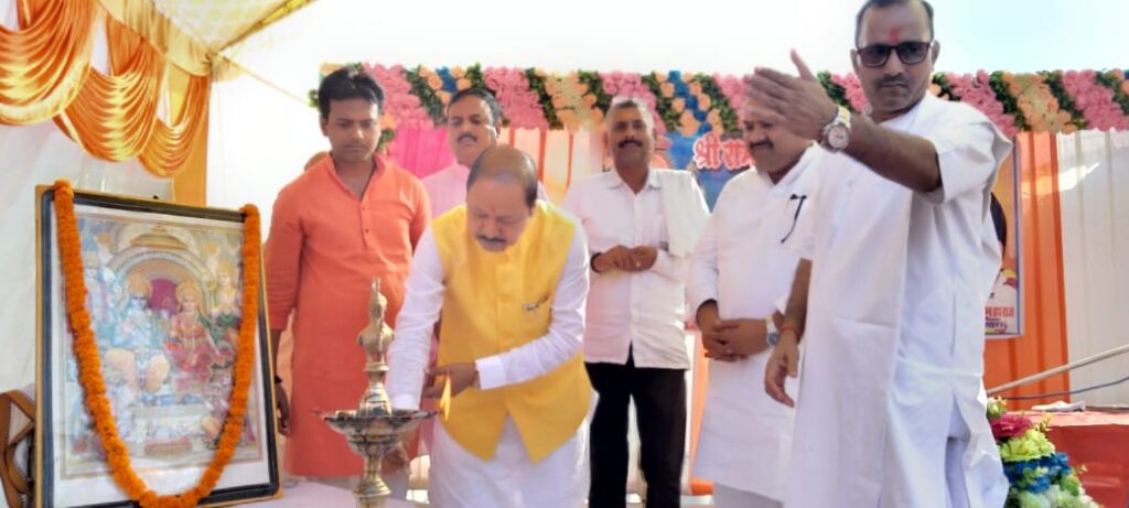 जौनपुर।प्रभु श्री राम के चरित्र से सभी लें प्रेरणा – सांसद बीपी सरोज