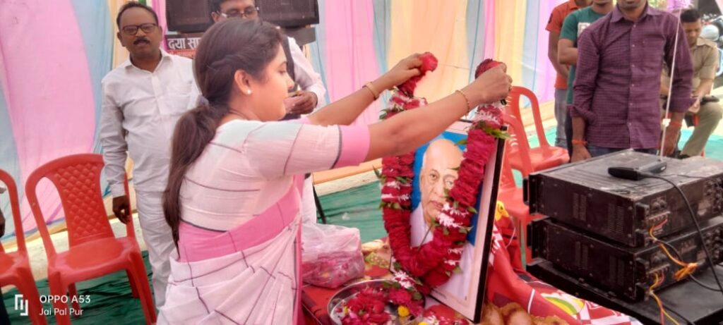 जौनपुर।सरदार पटेल ने देश को एक सूत्र में पिरोया-डॉ सुषमा पटेल