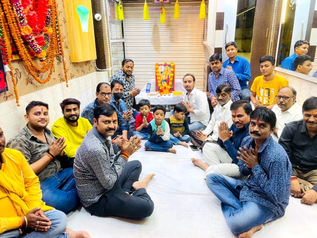 जौनपुर।जयंती पर भगवान सहस्रबाहु अर्जुन महाराज की हुई पूजा अर्चना