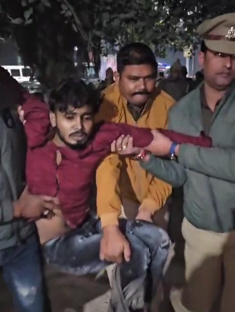 Jaunpur:आरेस्टिंग इनकाउंटर में दोहरे हत्याकांड के तीन हत्यारोपियों को लगी गोली