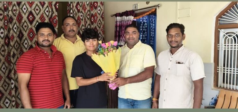 जौनपुर की बेटी सोनाली बनी यूपी महिला टी-20 टीम की कप्तान, गांव में जश्न का माहौल