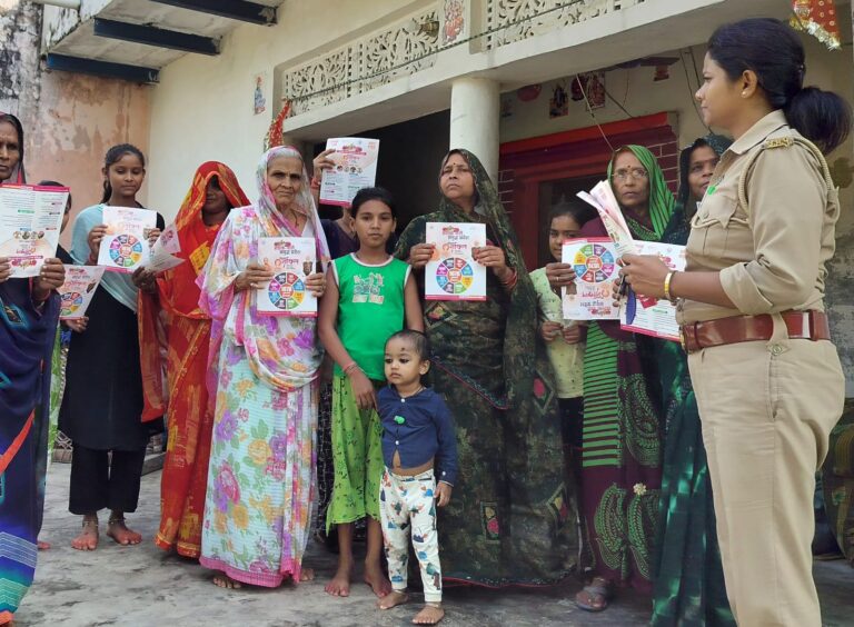 Rampur में महिला शक्ति मिशन के तहत महिलाओं और बच्चों को किया गया जागरूक