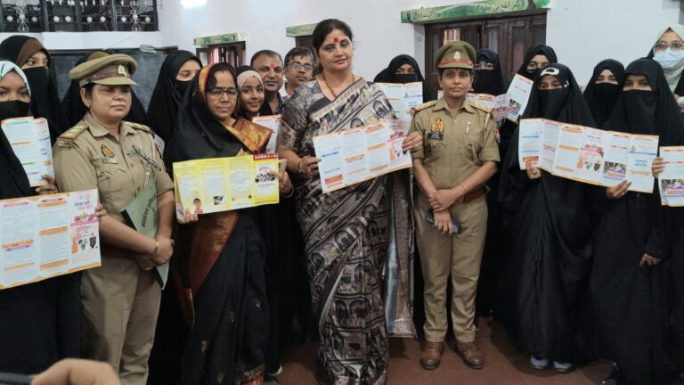 राज्य महिला आयोग की अध्यक्ष डॉ. बबिता सिंह चौहान ने मदरसे में छात्राओं से किया संवाद