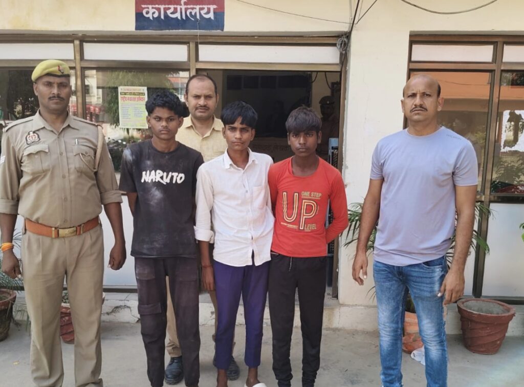 Jaunpur : बसुही नदी में फेंका था युवक का शव, हत्या के तीन आरोपी गिरफ्तार