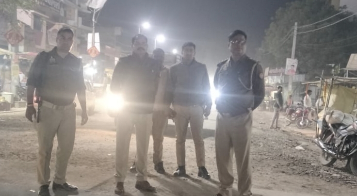 रामपुर पुलिस ने चलाया सघन चेकिंग अभियान, दस दोपहिया वाहनों का किया चालान