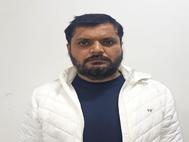 कफ सिरप तस्करी: कैसे बना करोड़ों का खेल? STF ने बर्खास्त सिपाही आलोक सिंह को किया गिरफ्तार, खुला पूरा सिंडिकेट