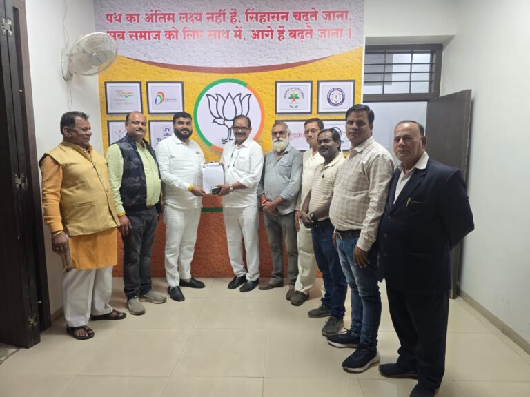 नाशिक नगर निगम चुनाव—भाजपा उत्तर भारतीय मोर्चा के दो शीर्ष पदाधिकारियों ने भरा नगर सेवक का इच्छुक फॉर्म सातपुर, अंबाड और पंचवटी से मजबूत दावेदारी