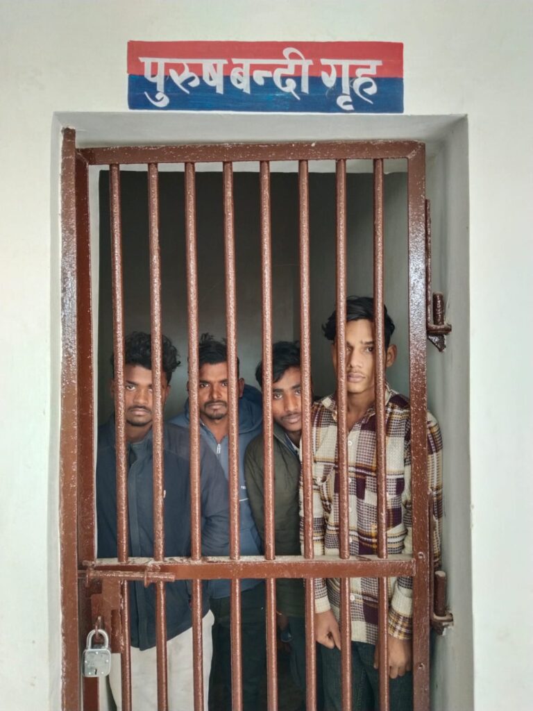 सरायख्वाजा पुलिस ने चोरी की घटनाओं का किया खुलासा, चार शातिर चोर गिरफ्तार