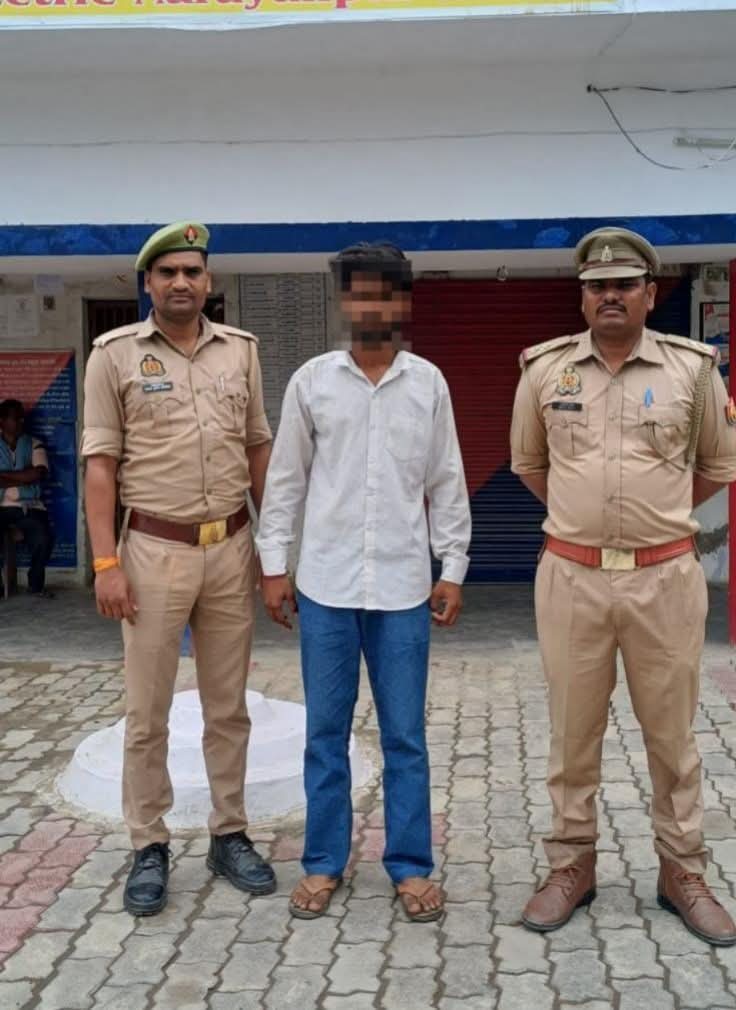 कुशीनगर: अपहरण और पॉक्सो एक्ट का वांछित अभियुक्त चढ़ा पुलिस के हत्थे, चौरा खास पुलिस की बड़ी कार्रवाई